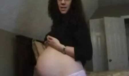 Lily with huge dokami communicates in sex chat