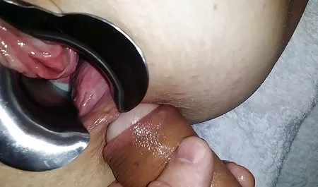 2 guys took a prostitute and left her in two trunks at the hotel.