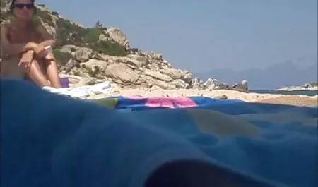 Sex machine with double penetration into shaved hollow