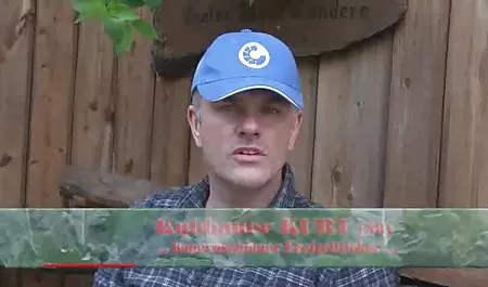 Veronica fucks with her fingers with red manicure pussy in Chat