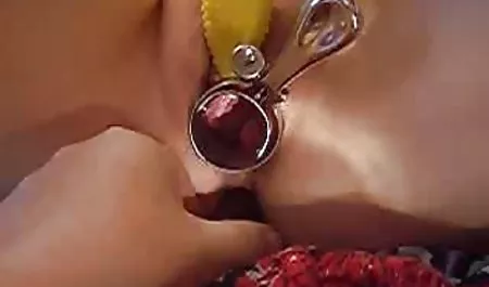 Redhead girl shows how to suck dick by example Falloimmitatora