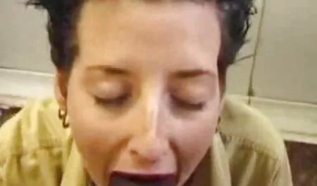 Girl tries on beautiful lingerie and does not see hidden camera