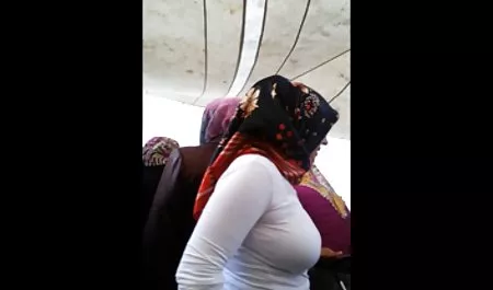 Beauties engaged in oral sex in the kitchen