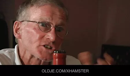 Blonde in a mask takes a Fallos lover