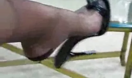 A calf right on the street caresses a shaved pizdku