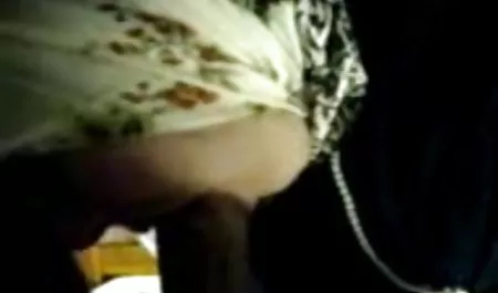 Two lesbians blonde getting banged by a ostrich