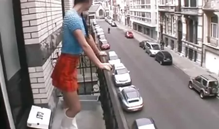 Inexperienced lesbians have fun in bed