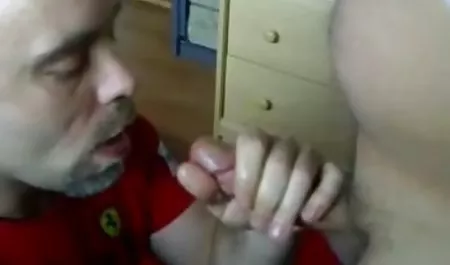 Girl with elastic butt skillfully posing on rollers