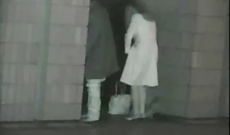 Mature lady fingering Pisyun young guy