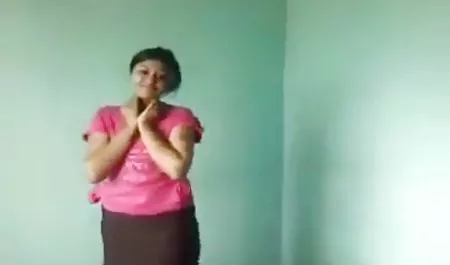 Male persuaded girlfriend to sex in front of camera