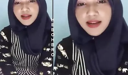 Blonde virgin gently masturbates on the couch