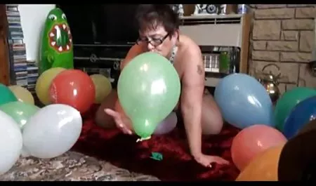 Smashlivuyu azatku Poimeli Tolpoj