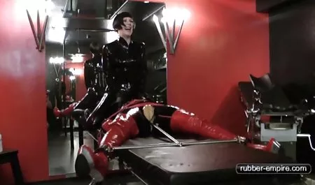 Blonde in the office slipped with the boss and his secretary transom