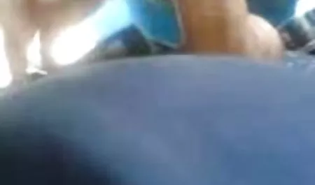 Black muscular guy actively dryuchit white Shmaru