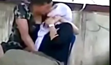 Test a sex machine on a hard-fixed slave