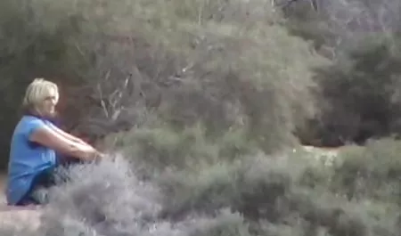 Sexy babe fingering with howling kitty