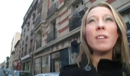 Valentine enjoys the epee in the anus of the ostrich