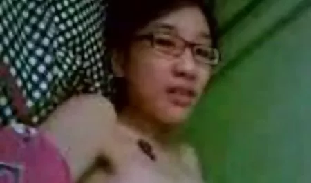 Seductive brunette trains sucking dick under water