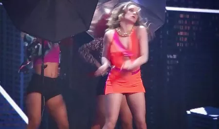 Gomik Undressed, and then he gets a dick and waits for the guests of his boyfriend