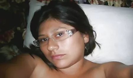 Babe seduced by a loved one in his new car