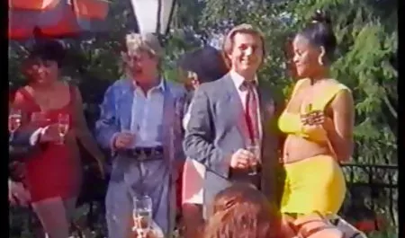 The baby thanked the concierge with a deep minet