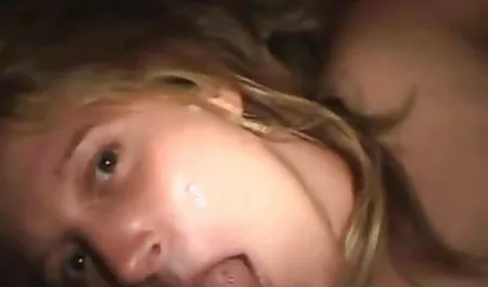 Homemade porn: kid licks pussy skinny and fucks her on the table