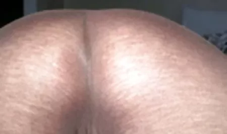 Two lesbians make a slave guy lick strapon, preparing him for an Analu