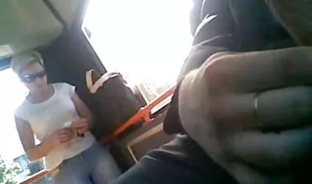 Lola fucks her mandu with a butterfly and moans