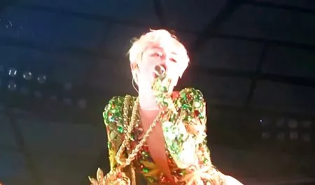 Blonde with her husband in search of entertainment raping brunette