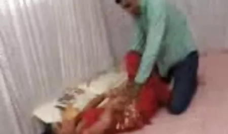 Girl satisfies herself sex toys