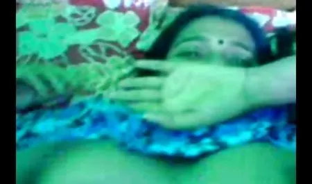 Portuguese model painted its gorgeous body