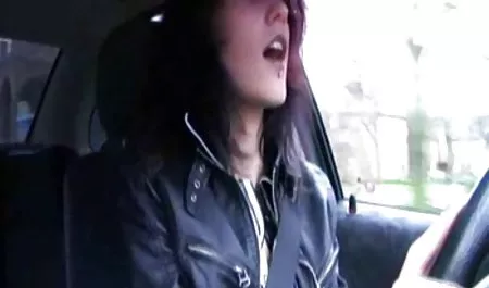 Passionate babe skillfully gave the guy in the laundry