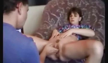 Girls show their tits and pussy to the men