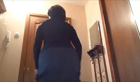 Rural shop saleswoman gave the guy the surrender in kind