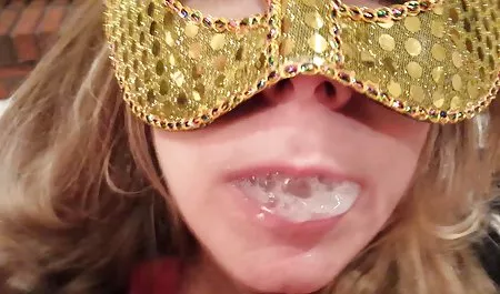 Mother makes her daughter Lick the pilot of her best friend