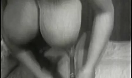 Luxury knots with exciting breasts staged a sesmaid group