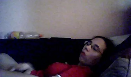 Young girl gives a photographer in the ass