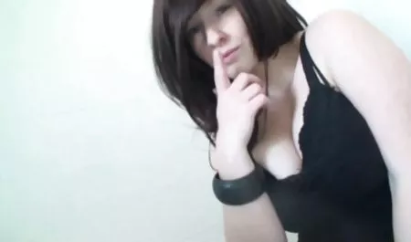 Mature girl put her daughter under her own